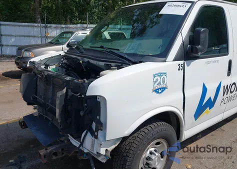 2016 Chevrolet Express 2500 Work Van z USA, uszkodzony, nr VIN 1GCWGBFG7G1209035